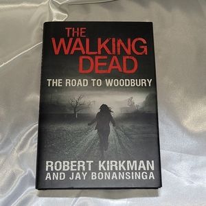 🤍 - The Walking Dead  The Road to Woodbury  Hardcover